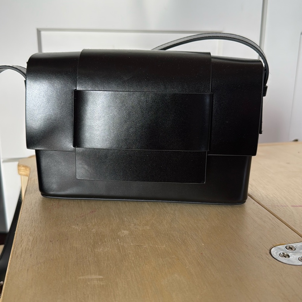 Aidini leather bag
Brand new